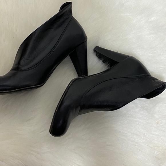 dw Shoes - DW boots heels leather upper 39 euc